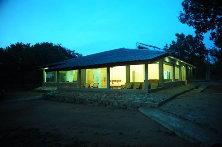 Crocodile Park Bungalow Kataragama Exterior foto